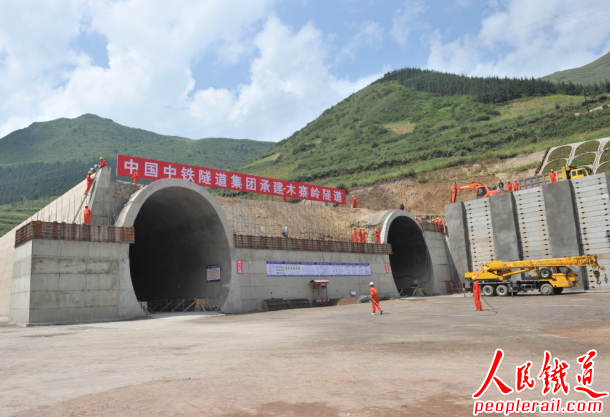 兰渝铁路隧道进度风险管理(2012年)