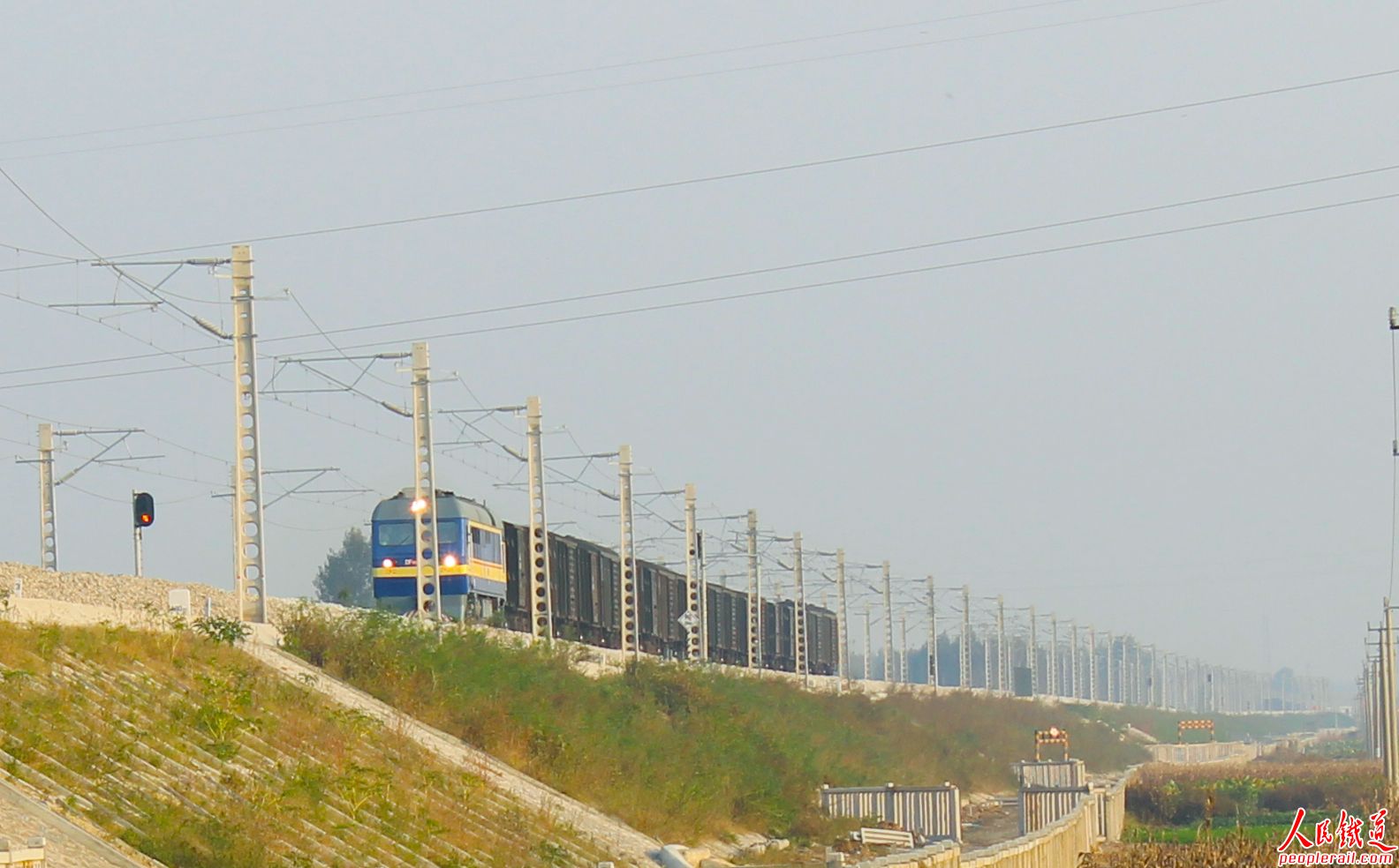 宁西铁路二线(郑州局管段)首段开通运营