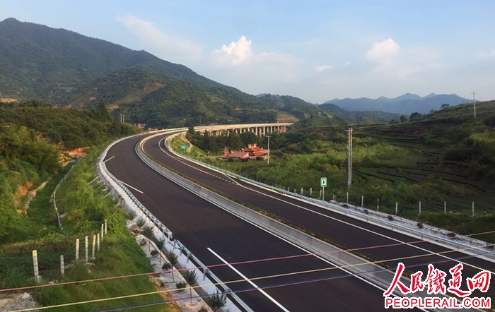厦(门)沙(县)高速公路安溪段正式通车