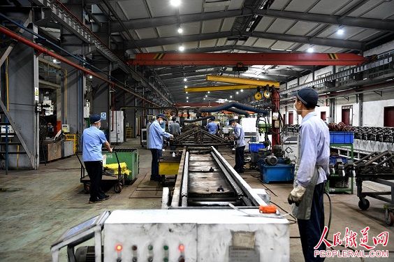 重庆西车辆段扎实开展安全生产月和安全生产万里行活动
